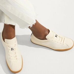 Rothy’s “Blonde” lace up Sneakers